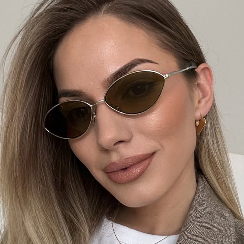Retro Cat eye Woman Sunglasses - Metal Photo Panel บทวิจารณ์และราคา